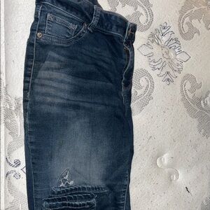 ⭐️MAURICES LG (FITS XL)Dark Wash Distressed Jeans